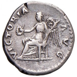 Hadrián (117-138) Denár - Hlava r. - R/ Vítězství sedící ...