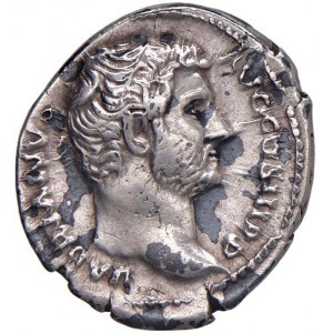 Adriano (117-138) Denario - Testa a d. - R/ La Pietà stante ...