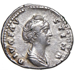 Faustina I (moglie di Antonino Pio) Denario - Busto drappegg...
