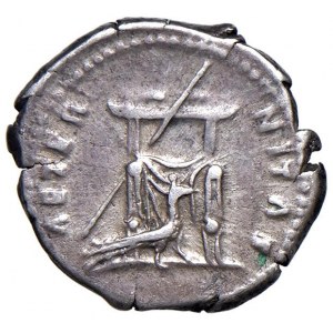 Faustina I (moglie di Antonino Pio) Denario - Busto drappegg...