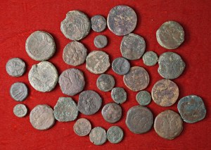 Lot of ancient bronzes, Greek, Roman and Byzantine, as per ...