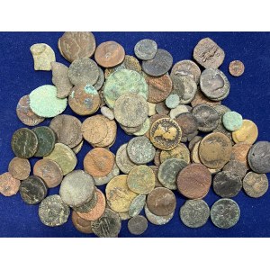 Oltre 80 pezzi, per la maggior parte bronzi imperiali. Come ...
