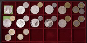 SAN MARINO Collection of vintages from 2000 to 2001, complete...