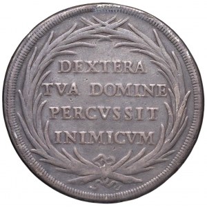 Innocenzo XI (1676-1689) Piastra A. VIII - Munt. 26 AG (g 31...