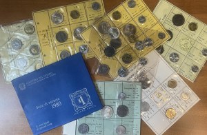 ITALIAN REPUBLIC Divisionals 1969 (2), 1970 (2), 1980, 19...