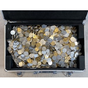 Valigetta per vassoi di monete contenente circa 5 kg di mone...