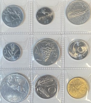 Malé album s mincemi republiky, včetně čtyř i...