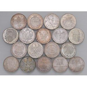 GERMANIA Lotto di 18 pezzi da 5 marchi in AG come da foto. D...