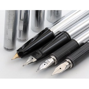 AURORA -Lot de 4 Stylos Plume - Corps en métal argenté -...