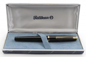 PELIKAN - plnicí pero - P53. Tělo z černé pryskyřice s černým...