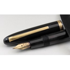 OMAS - Stylo plume - Modèle 555/s. breveté. Corps et...