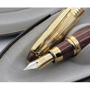 OSAMA - Stylo plume - Corps en résine brune avec capuchon en caoutchouc -...