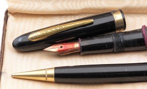 EVERSHARP -Sada 2 per -Tělo z černé pryskyřice s černým povrchem...