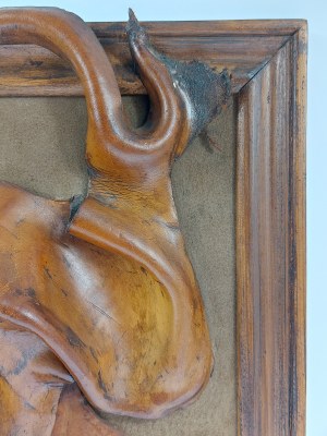 Tadeusz Kobak (1927 - 2015), Płaskorzeźba - Bawół - forma skórzana, 1988 r.