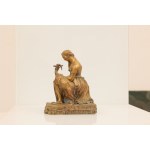 Coppia di sculture in bronzo dorato, raff. donne con animali