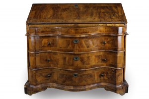 Walnut and olive burl veneer veneer flap. Venetian manufacture, 1830s.