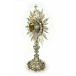 Antico ostensorio da parata in argento sbalzato, cesellato ed in parte dorato. Manifattura romana fine del XVII secolo - inizi del XVIII