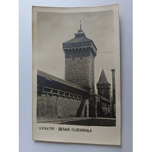 ZDJĘCIE KRAKÓW BRAMA FLORIAŃSKA