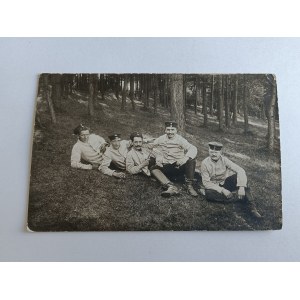 ZDJĘCIE ŻOŁNIERZE WOJSKO W LESIE PRZEDWOJENNE 1913 R