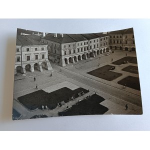 POCZTÓWKA PRL ZAMOŚĆ RYNEK Z PODCIENIAMI