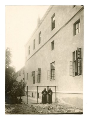 Lublin - Photo by Ludwik Hartwig. Capuchin Order (952)