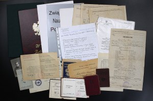 Set of family memorabilia and documents of a teacher and activist (852)