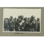 Album foto po gen. Florianie Grabczyńskim, wręczenie sztandaru 8 PAC w Toruniu (840)
