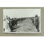 Album foto po gen. Florianie Grabczyńskim, wręczenie sztandaru 8 PAC w Toruniu (840)