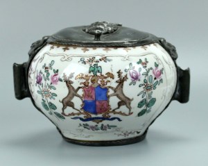 Porcelain inkwell, 18th century (366)