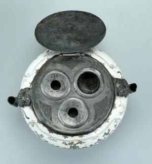 Porcelain inkwell, 18th century (366)