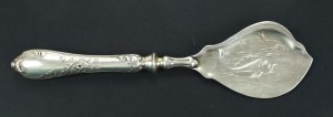 Fish spatula, Norblin Warsaw 19th/20th century. (449)