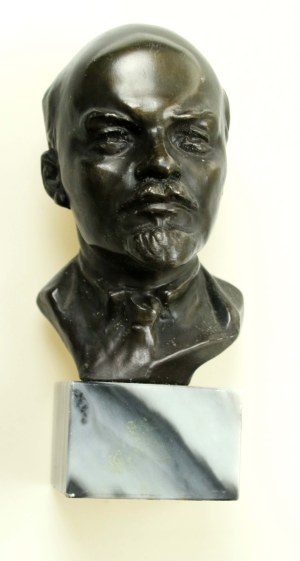 Vladimir Lenin, bust (677)