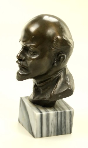 Vladimir Lenin, bust (677)
