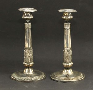 Pair of candlesticks with applied Ogończyk coat of arms, early 19th century (312)