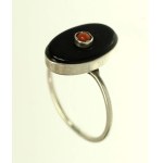 Ring with coral and onyx. Glass, Sopot (115)