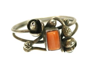 Ring with coral, ORNO (133)