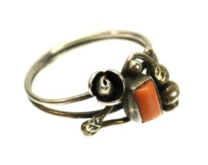 Ring with coral, ORNO (133)