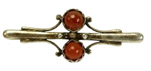 Brooch with red stones, Warmet Resovia (163)