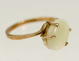 Opal ring, A.K. Gold (217)