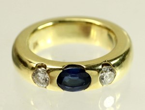 Ring with sapphire and diamonds. 16.7 g gold. Certificate (175)