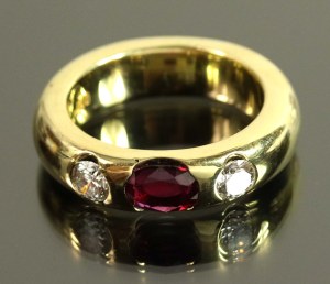 Ring with ruby and diamonds. Gold 15.45 g. Certificate (176)