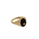 Gold signet ring with onyx, France, 20th century.