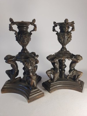 Pair of candlesticks with kneeling putti, after Renaissance models, Padua, 17th century