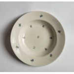 BARANOVKA. Deep porcelain plate from the Baranovka porcelain manufactory, circa 1830.