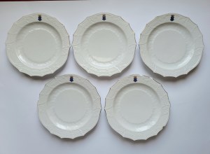 FISCHER & MIEG, Czech Republic. Set of 5 porcelain flat plates, medium, with the Polish coat of arms Leliwa under the Count's crown.