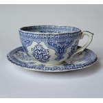 GIEN. Faience cup with saucer, with the Polish Wodzicki coat of arms (a variant of the Leliwa coat of arms) under the count