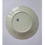 GIEN. Set of 6 faience plates, flat, large, with the Polish Wodzicki coat of arms (a variant of the Leliwa coat of arms) under the count's crown.