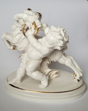 HUTSCHENREUTHER. Putto z baranem: figura porcelanowa, projekt Karla Tuttera