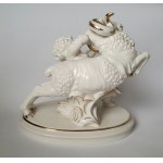 HUTSCHENREUTHER. Putto z baranem: figura porcelanowa, projekt Karla Tuttera