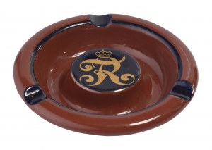CADINES. Popelník s vázaným monogramem malovaným zlatem FR (Fredericus Rex) pod královskou korunou.